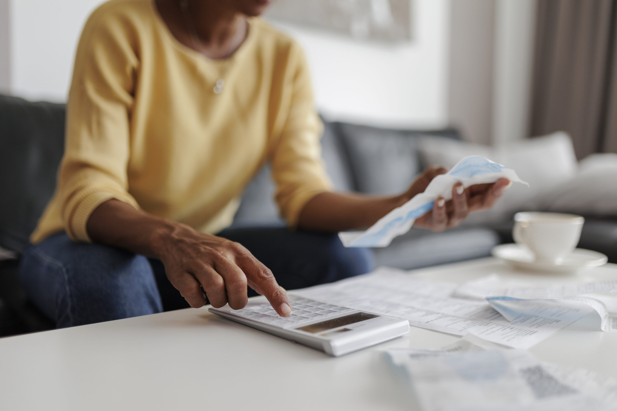 Canadians twice as likely to report they are worse off financially rather than better off now compared to last year (Globe and Mail/Nanos)