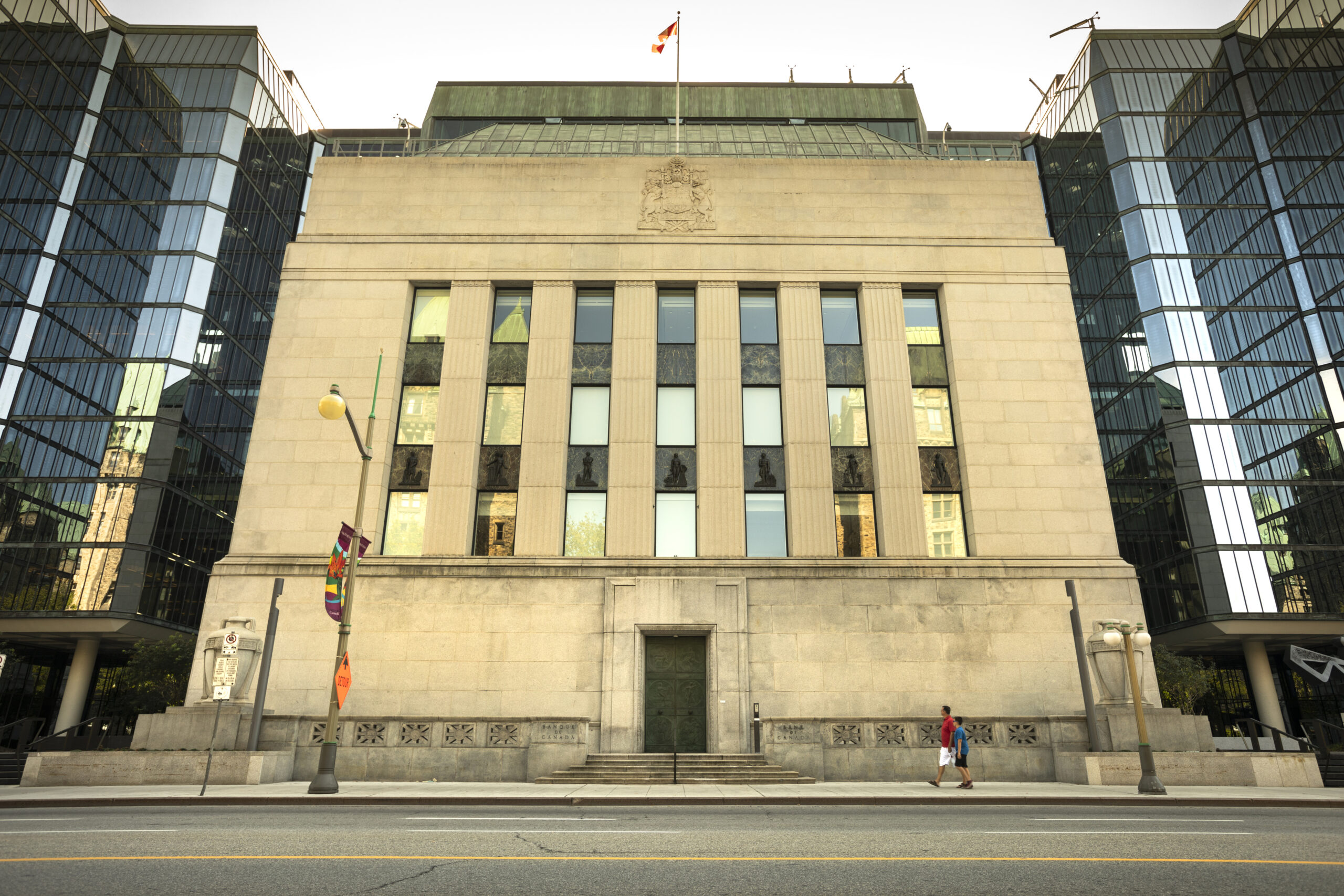Majority of Canadians expect interest rates to hold or decrease over the next year. (Bloomberg/Nanos)
