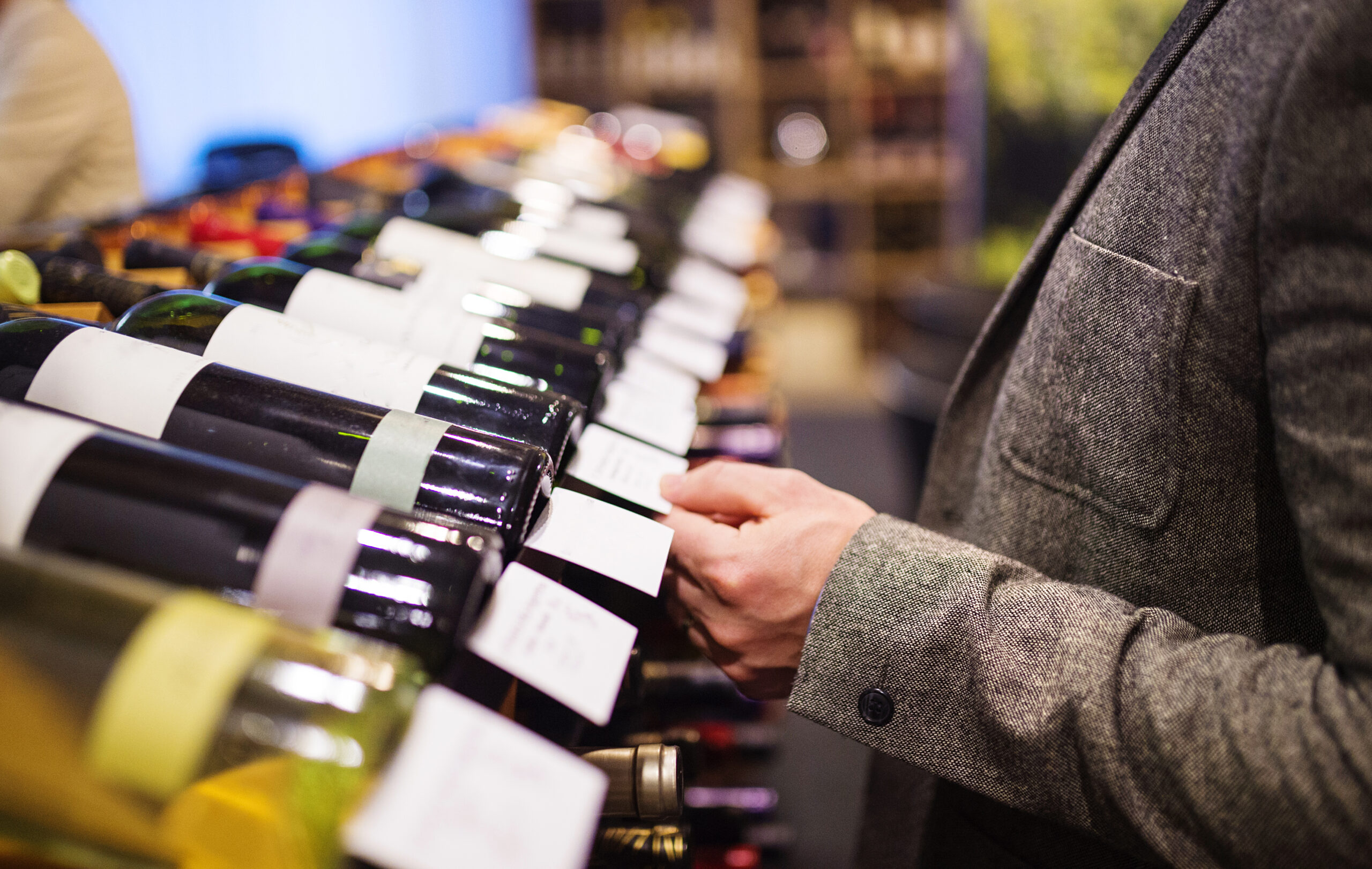 Majority of Canadians believe that keeping U.S. liquor out of government owned liquor stores is the best path forward for provincial governments. (Bloomberg/Nanos)
