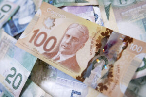 Canadians are about eight times more likely to expect inflation above 3% than below it. (Bloomberg News/Nanos)